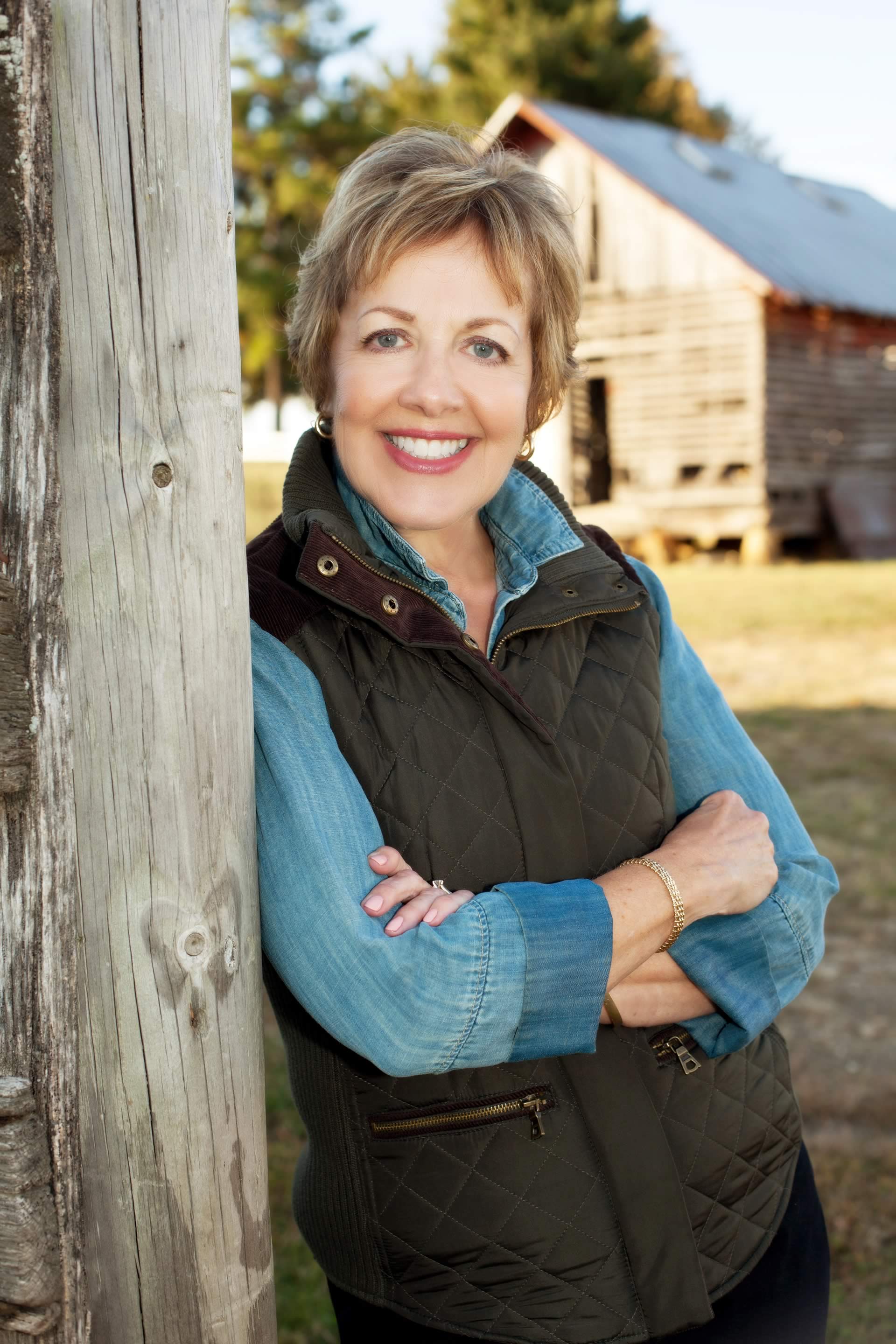 Marianne in brown vest